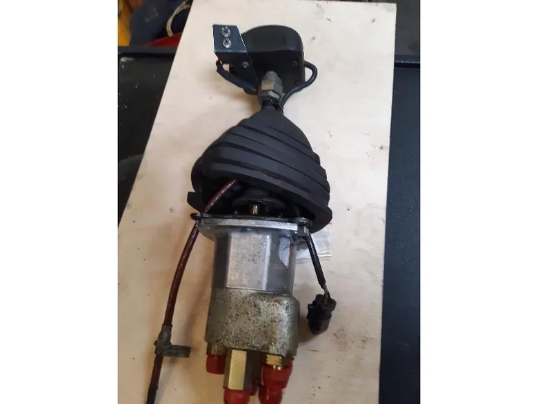 Joystick pour CATERPILLAR 320B