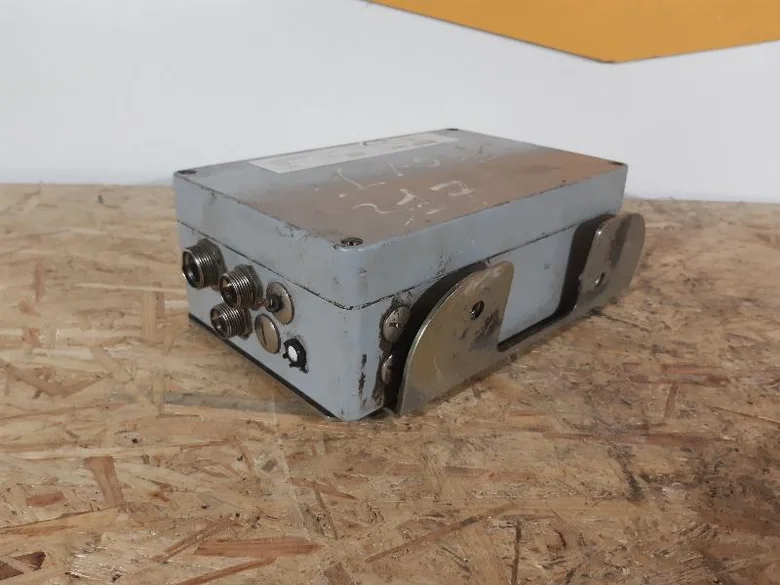 Boîtier électronique pour LIEBHERR R317