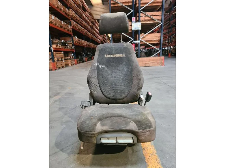 Siège pour LIEBHERR R926LC