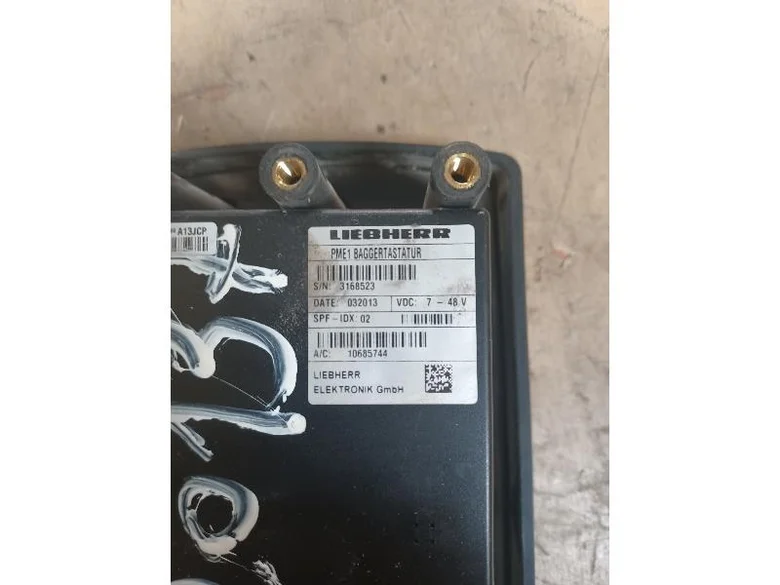 Dashboard for LIEBHERR R926LC