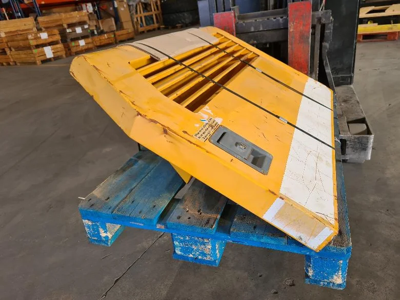 Porte de compartiment pour LIEBHERR R924