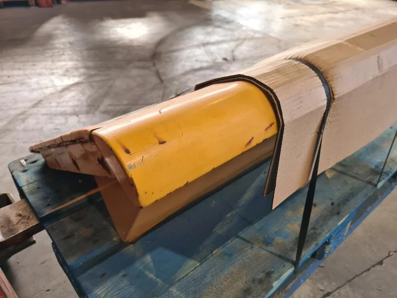 Porte de compartiment pour LIEBHERR R924