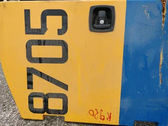 Porte de compartiment pour LIEBHERR R920