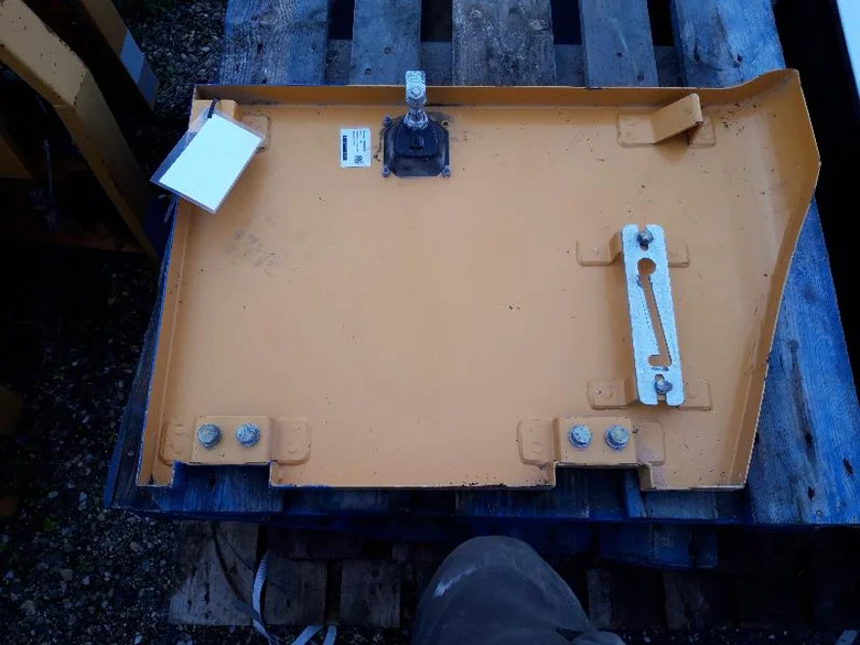 Porte de compartiment pour LIEBHERR R920