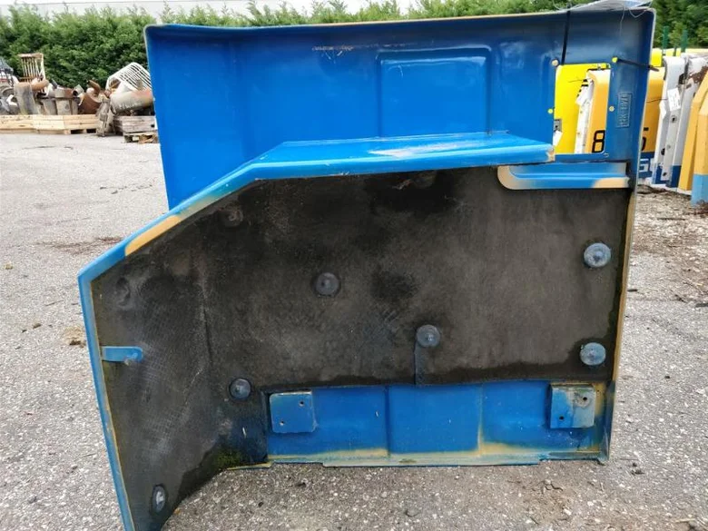Porte de compartiment pour LIEBHERR A316LI