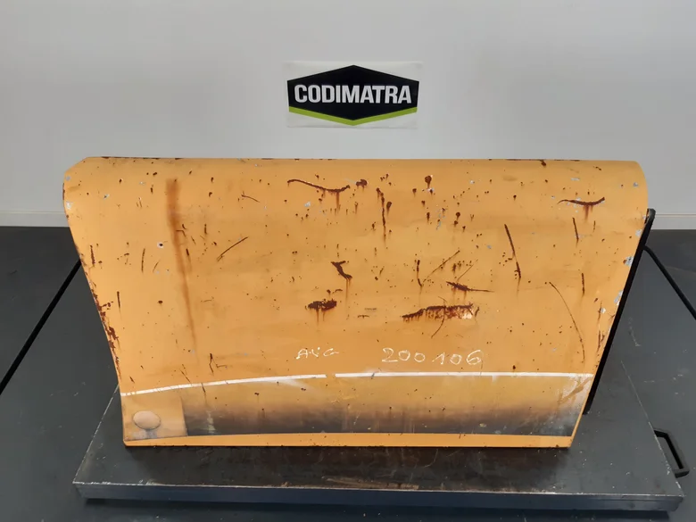 Compartment door for CASE 9046