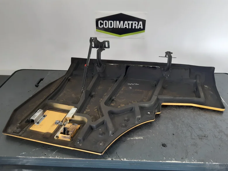Compartment door for CATERPILLAR 918M
