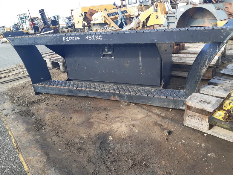 Trunk for CATERPILLAR M318C