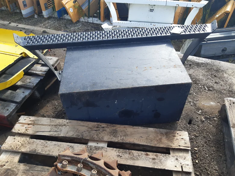 Trunk for CATERPILLAR M318C