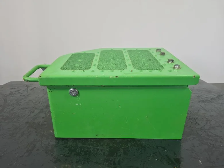 Coffre pour KOMATSU PC228USLC-11