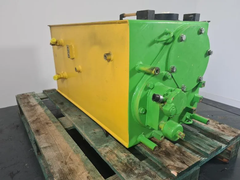 Réservoir hydraulique pour KOMATSU PC228USLC-11