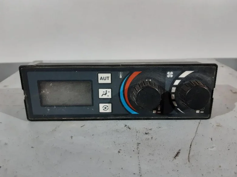 CLAVIER DE CLIM INTERIEUR CABINE