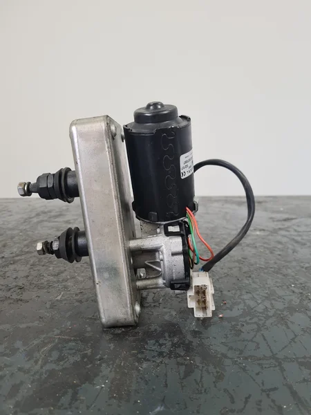 MOTEUR D'ESSUI-GLACES