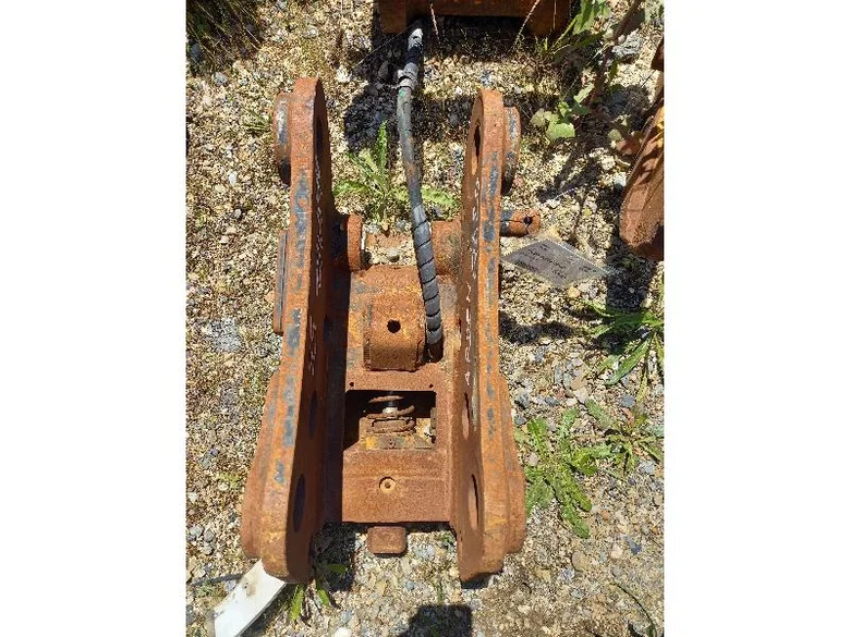 Quick coupler for MECALAC 12MTX