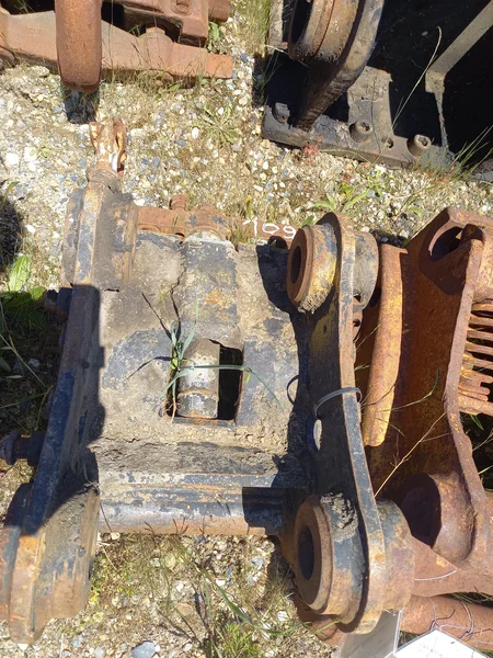 Quick coupler for CATERPILLAR 305