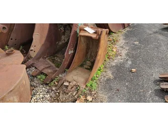 Godet tranchée pour TAKEUCHI TB175