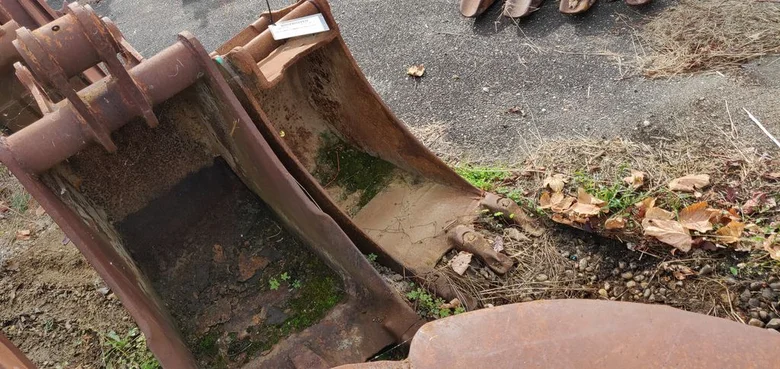 Godet tranchée pour TAKEUCHI TB175