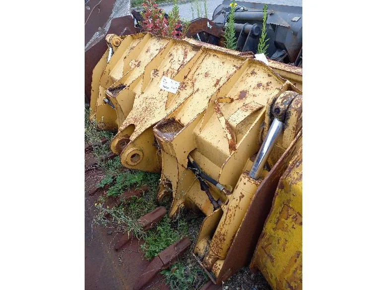 Godet chargeur pour LIEBHERR LR611