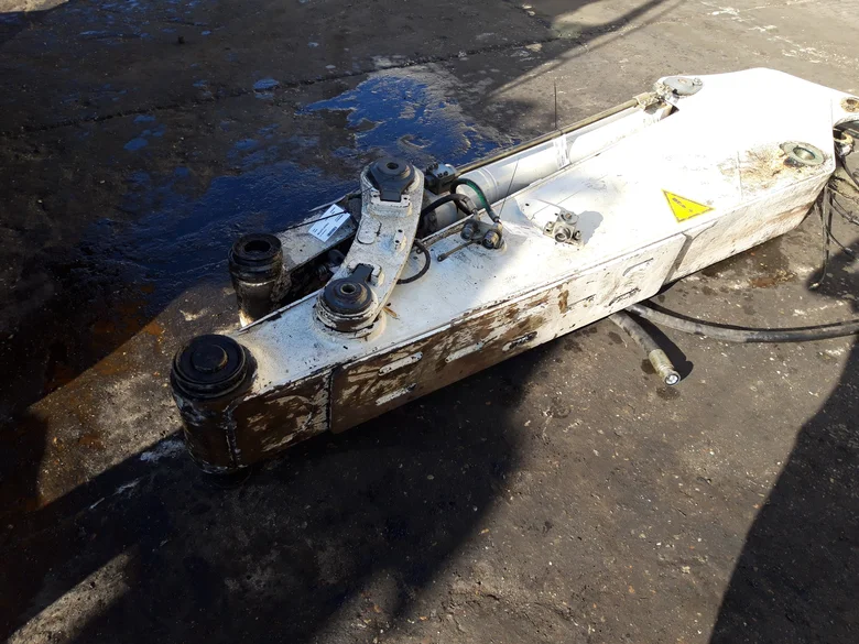 Arm for LIEBHERR R916