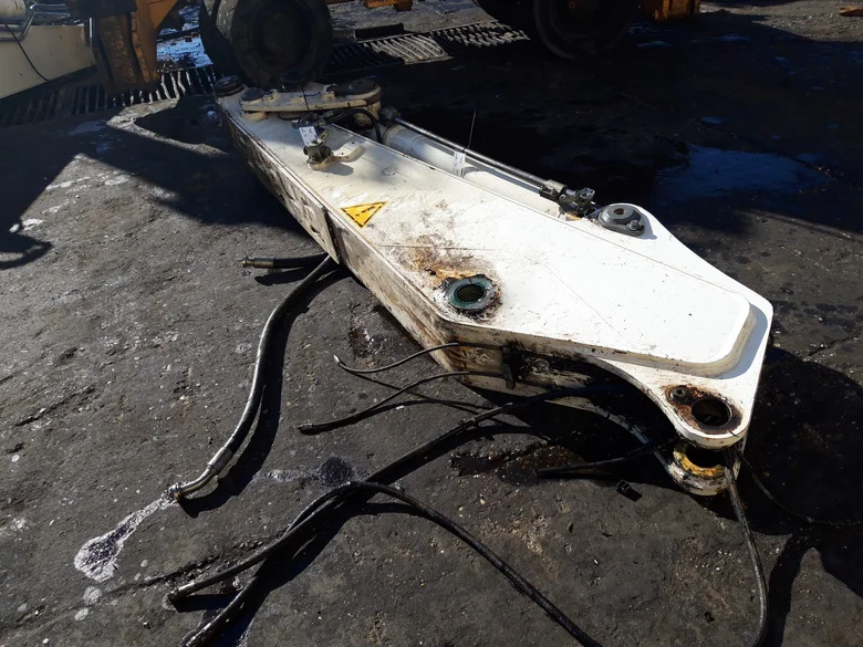 Arm for LIEBHERR R916