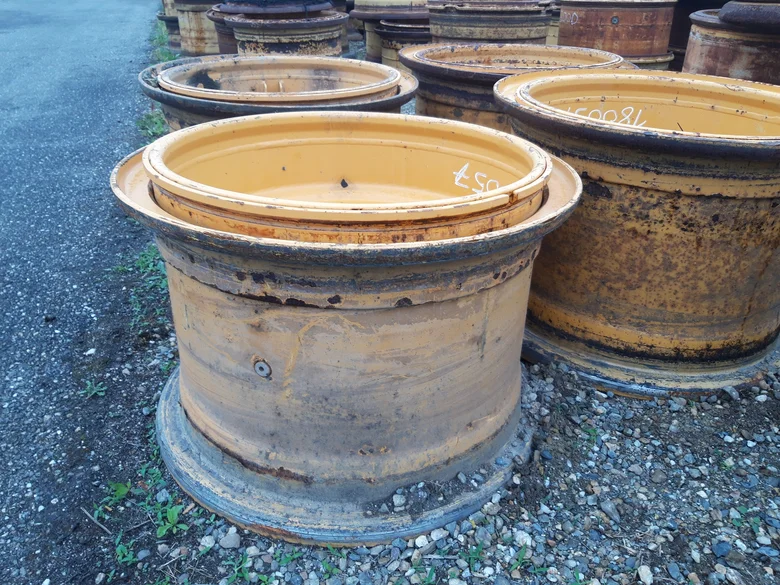 Rim for LIEBHERR L534