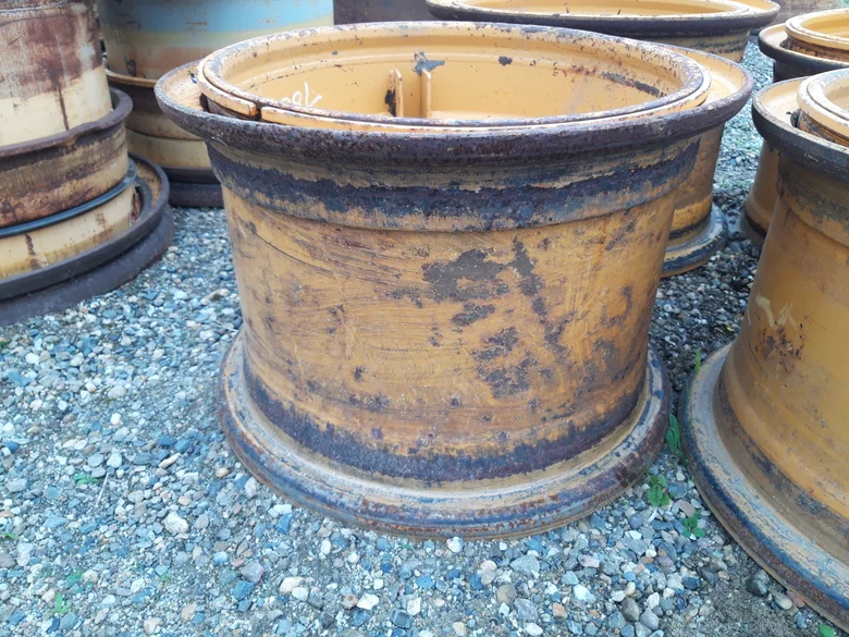Rim for LIEBHERR L534
