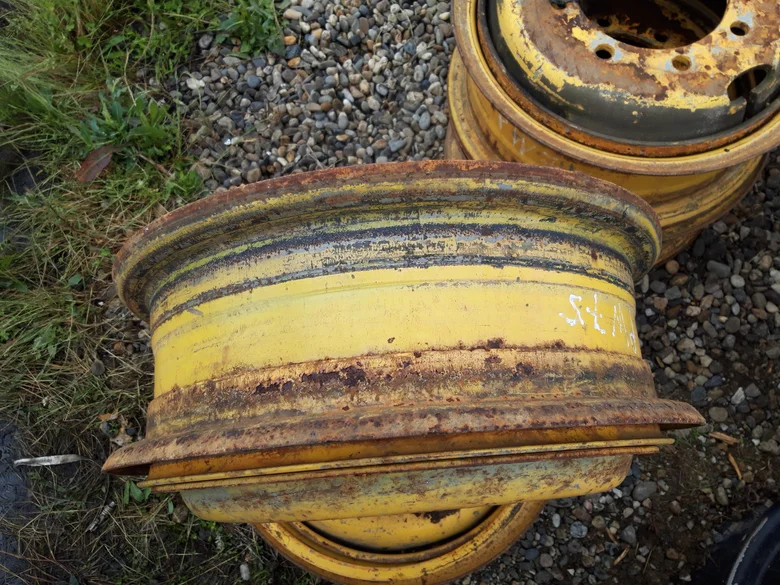 Jante pour KOMATSU PW75-1
