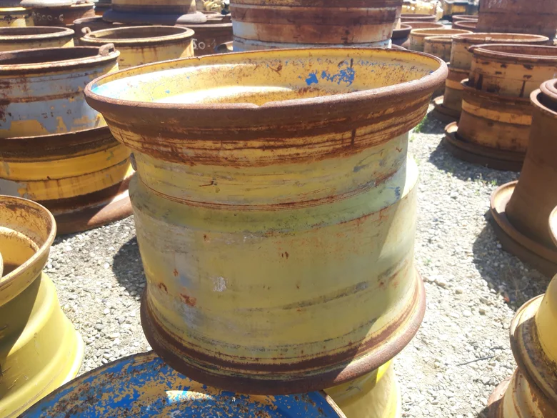 Llanta para KOMATSU PW110-1