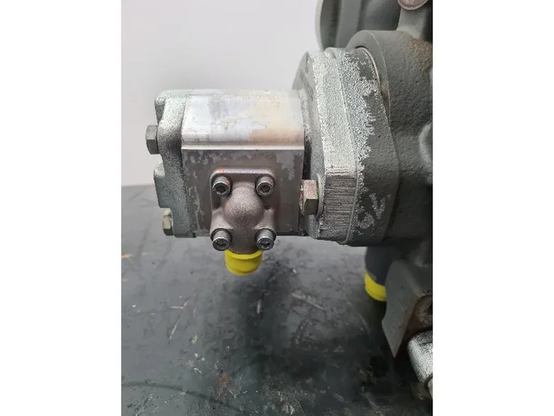 Pompe hydraulique secondaire pour LIEBHERR R926COMP