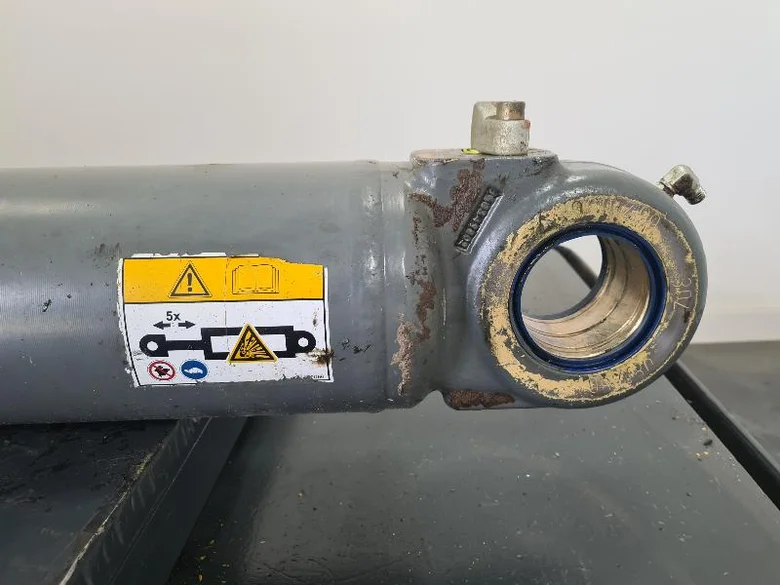 Cilindro de pluma para LIEBHERR R926COMP