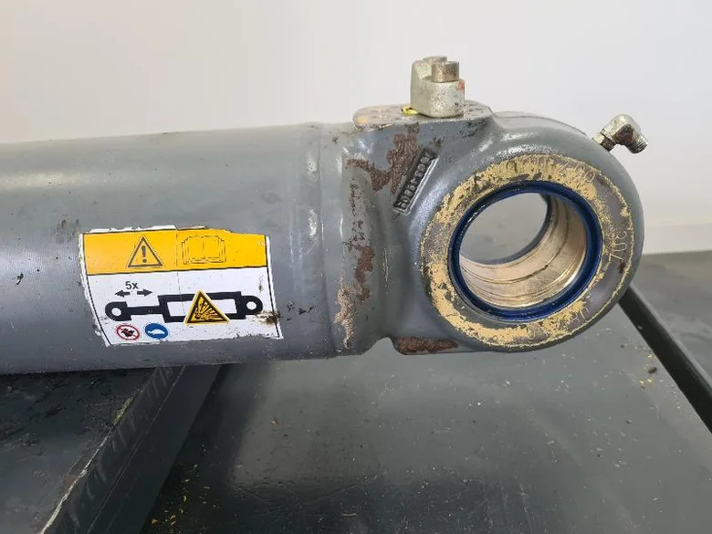 Vérin de flèche pour LIEBHERR R926COMP