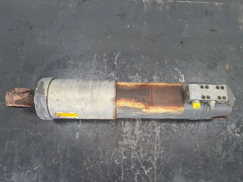 Vérin de levage lame pour LIEBHERR R926COMP