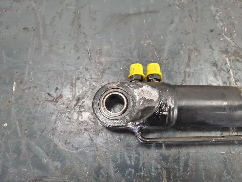 VERIN DE CAPOT MOTEUR