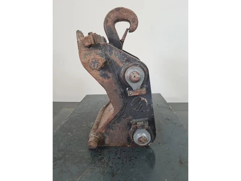 Quick coupler for LIEBHERR R926COMP
