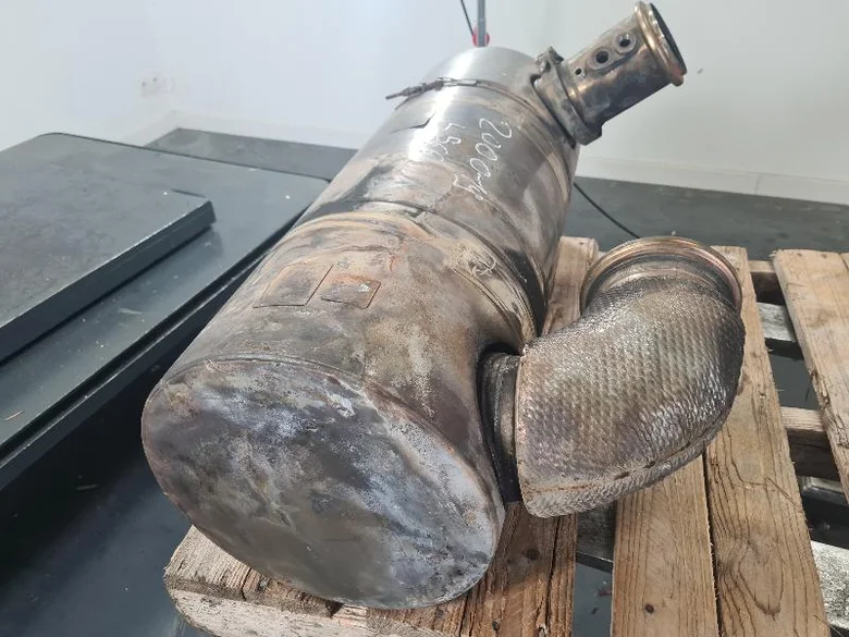 Muffler for LIEBHERR L556XPOWER