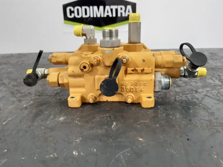 Distributeur hydraulique pour CATERPILLAR 323F