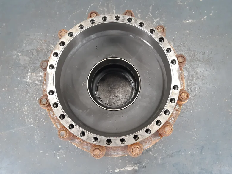 Wheel hub for VOLVO A25E