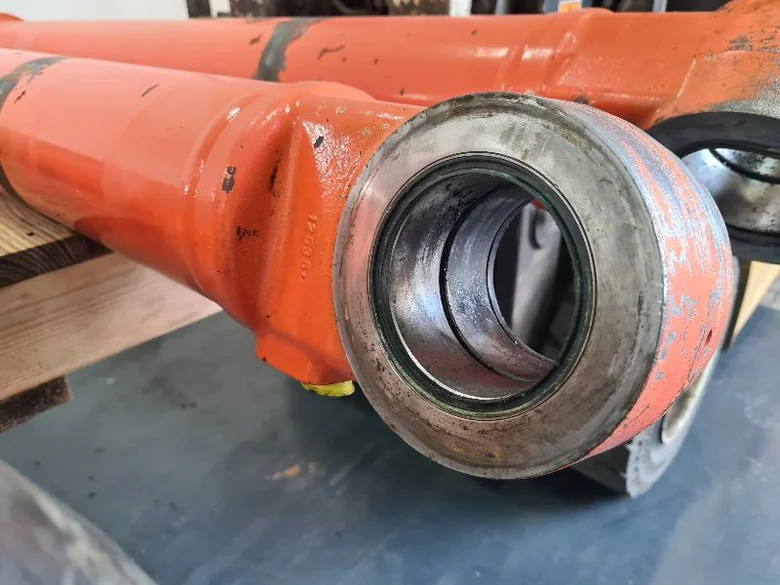 Cilindro de pluma para HITACHI ZX250LCN-3