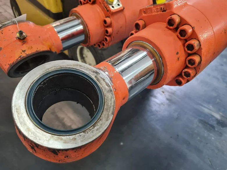 Cilindro de pluma para HITACHI ZX250LCN-3