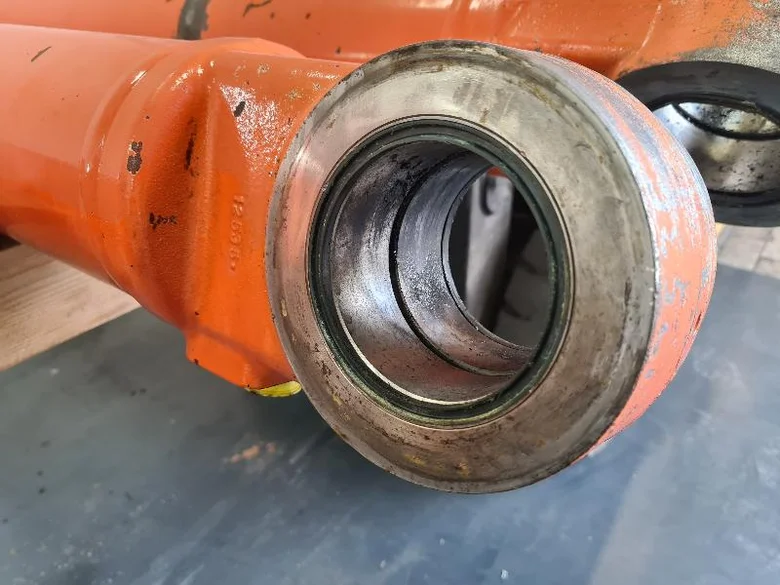Cilindro de pluma para HITACHI ZX250LCN-3