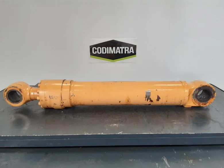 Variable boom cylinder for CASE WX145
