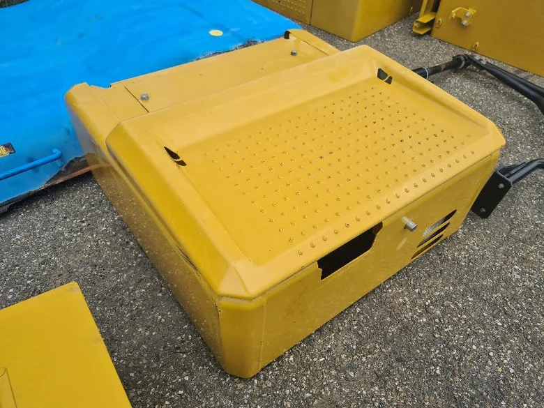 Trunk for CATERPILLAR 323F