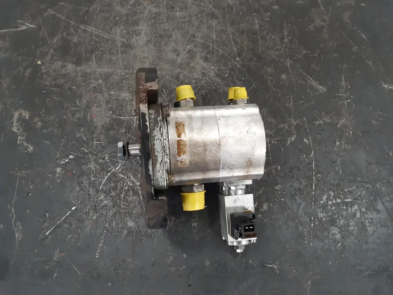 Moteur de ventilateur pour MECALAC 714MW