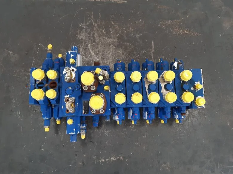 Distribuidor hidráulico para MECALAC 714MW