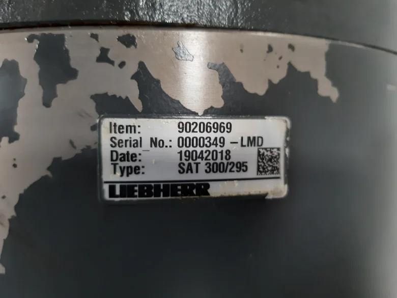 Rotation reducer for LIEBHERR R936NLC