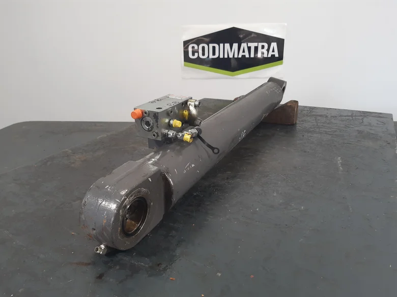 Vérin de godet pour MECALAC 714MW