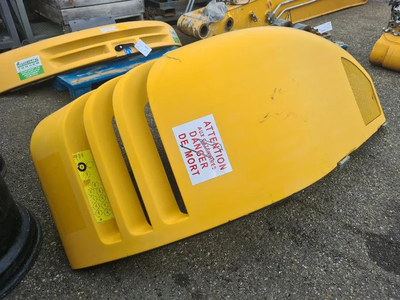 Capot pour MECALAC 714MW