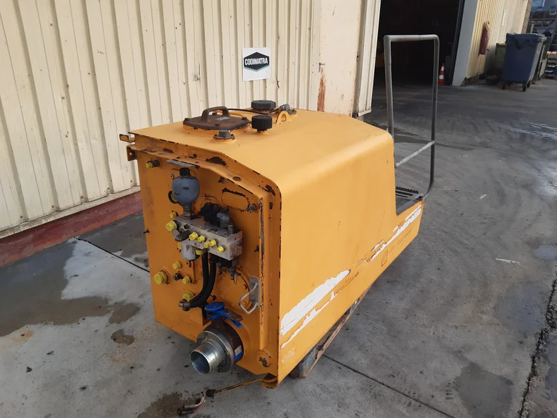RESERVOIR CARBURANT + HYDRAULIQUE