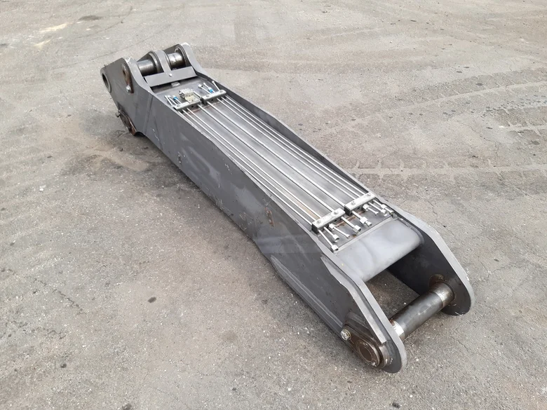 Boom for MECALAC 714MW