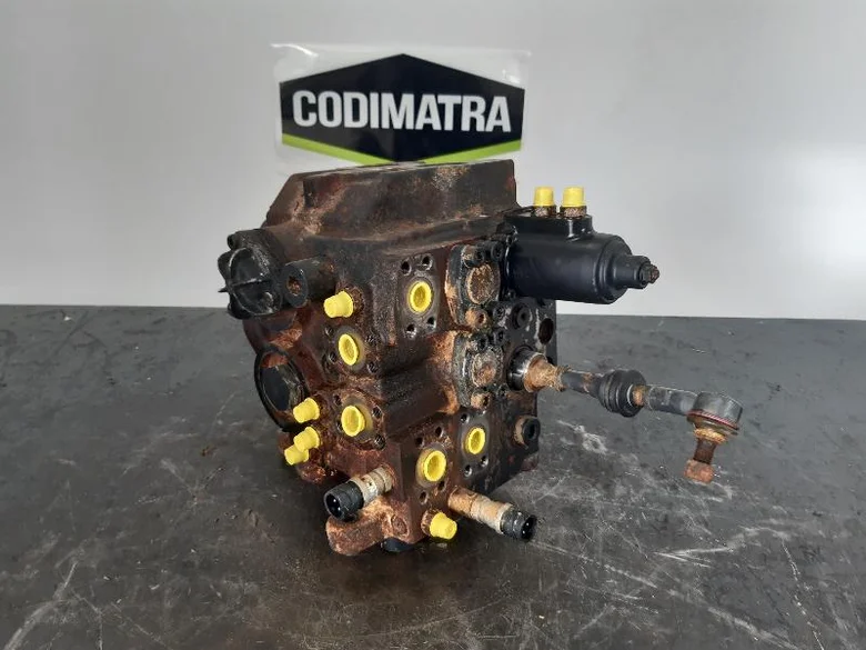 Hydraulic distributor for VOLVO A25E